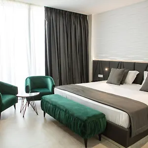 Equos Resort
