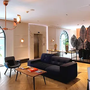 Iliria Boutique تيرانا